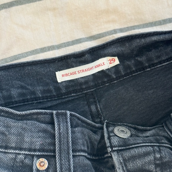 Levi’s Ribcage Straight Ankle Jeans - Picture 6 of 6
